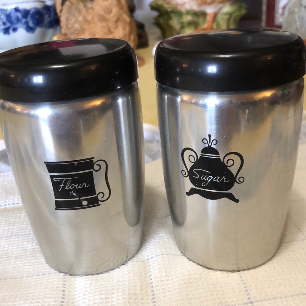 VINTAGE WEST BEND ALUMINUM FLOUR & SUGAR SHAKERS 4.5”